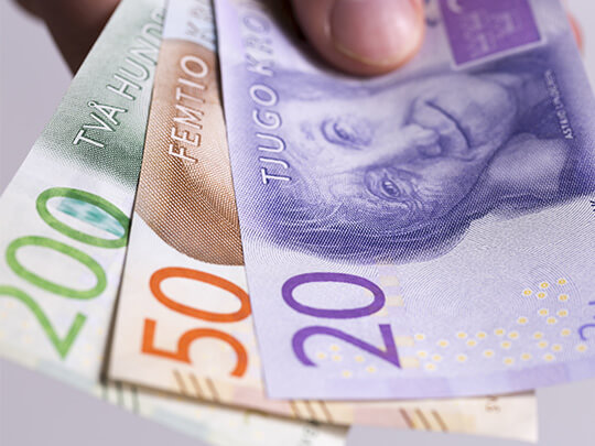 Skatten sänks för pensionärer över 65
